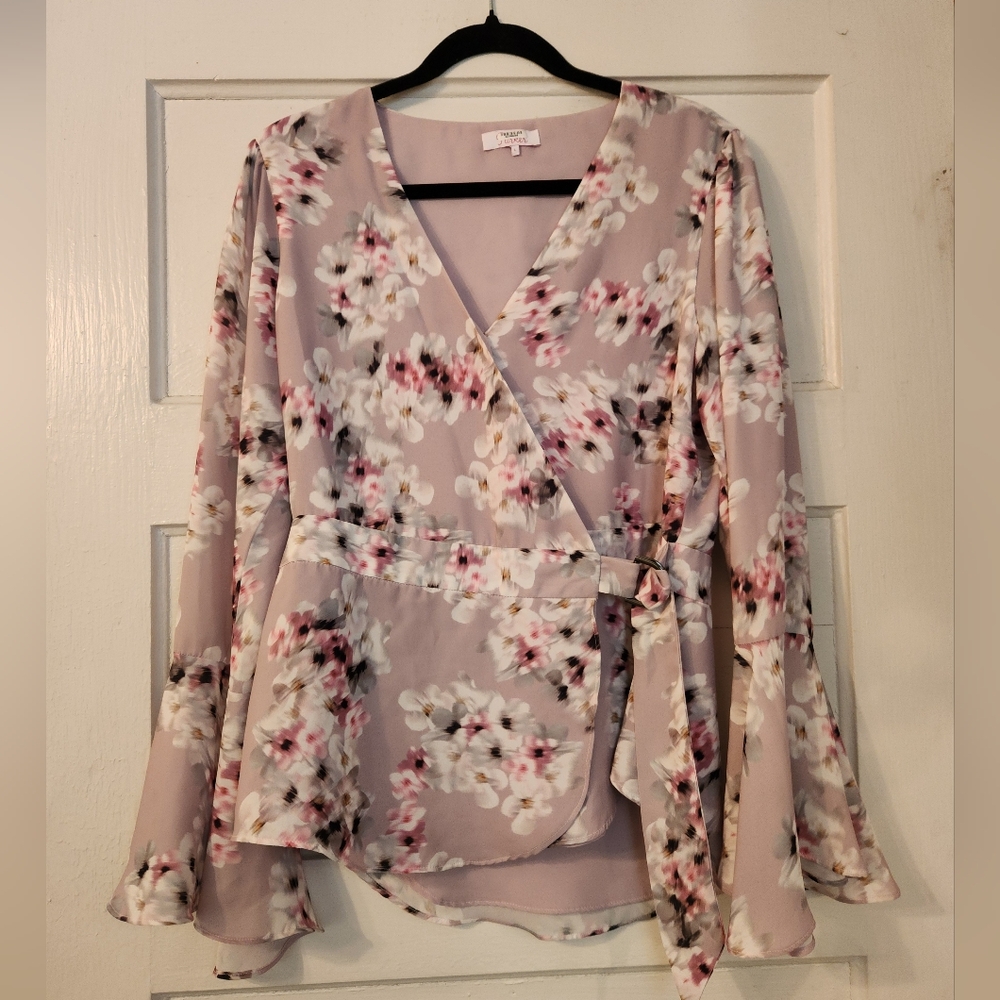 Parker Blouse, Lavender, Purple Floral Wrap Top, Bell Sleeves, Lined Sz L EUC